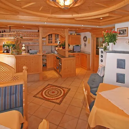 Отель Garni Hanslerhof 