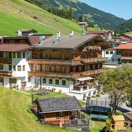 Otel Garni Hanslerhof 